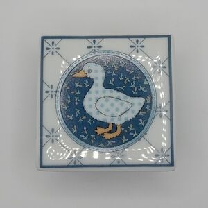 Vintage Porcelain Duck Design Trinket Jewelry Box with Lid